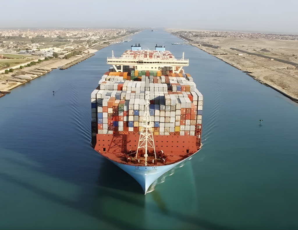 Hapag-Lloyd and Maersk return to the Suez Canal